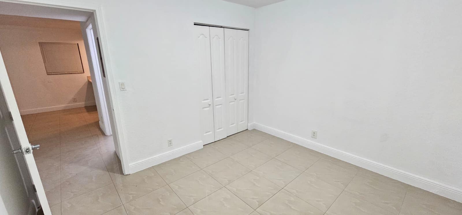 Building Photo - 110 SE 2nd St