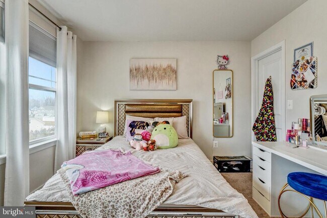 Building Photo - 11716 Emily Dickinson Pl