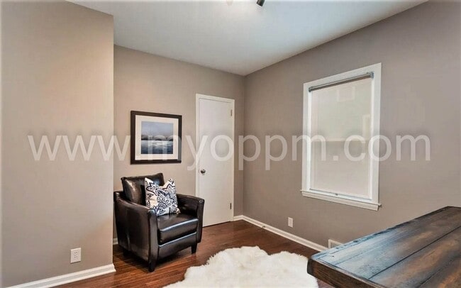 Building Photo - Stunning 5 Bedroom / 2 Bathroom Home | Han...