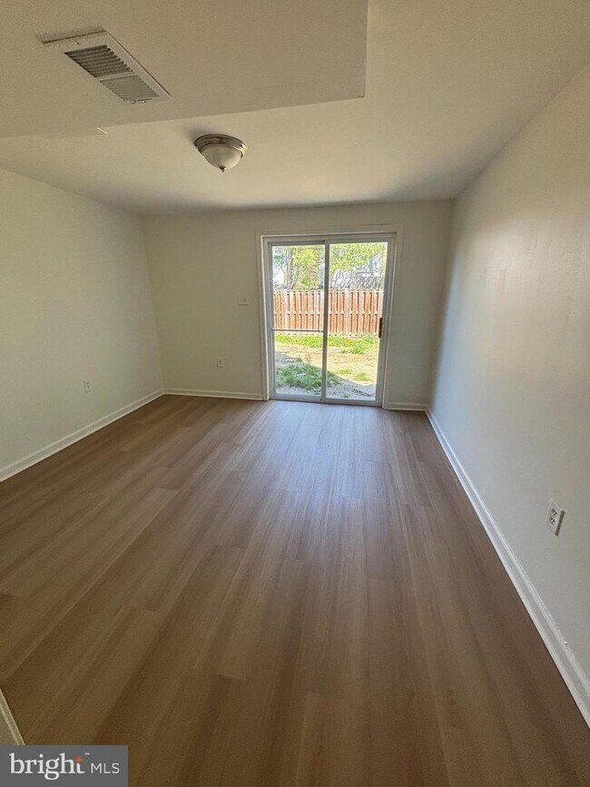Building Photo - 2900 Madeira Ct