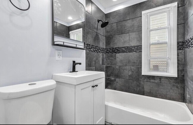 Building Photo - 10012 Elizabeth Ave