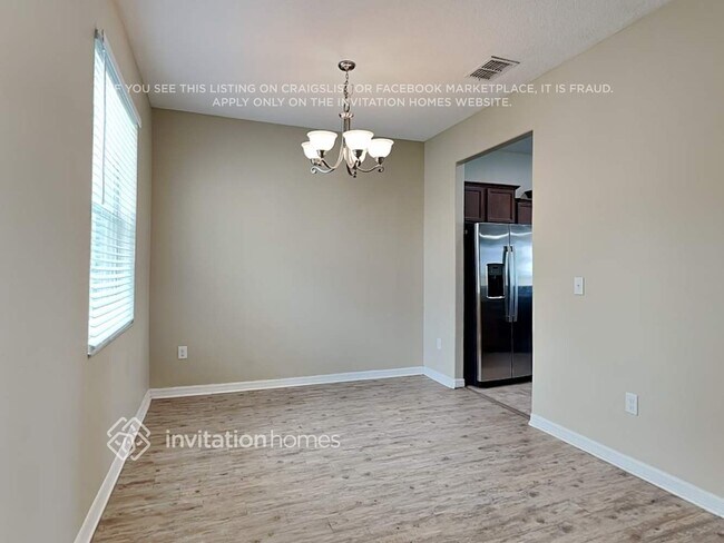 Building Photo - 1812 Oak Pond St