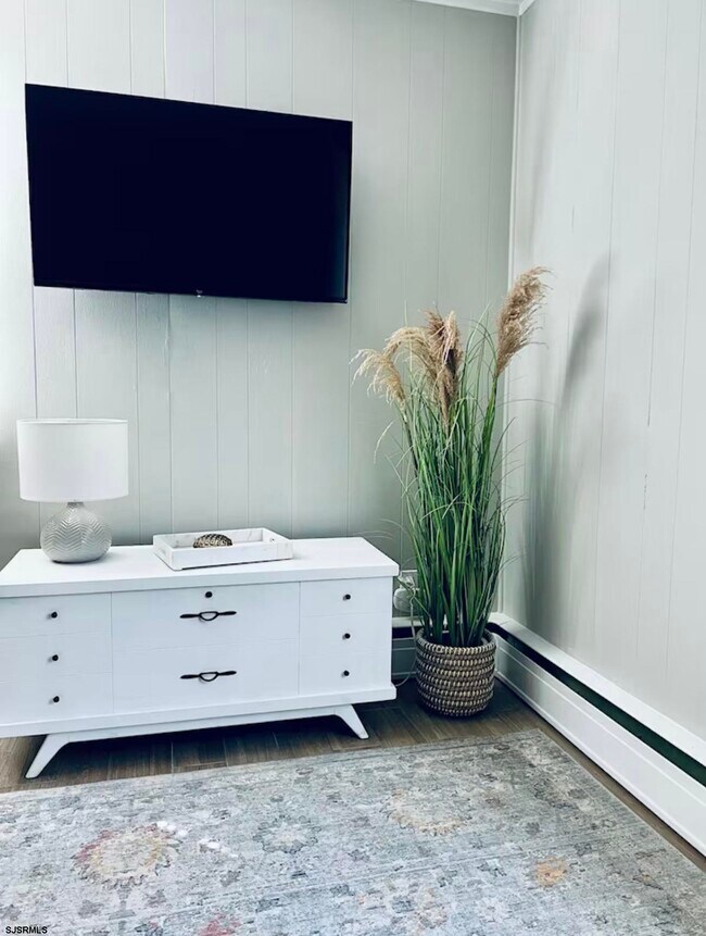 Building Photo - 512 W Brigantine Ave