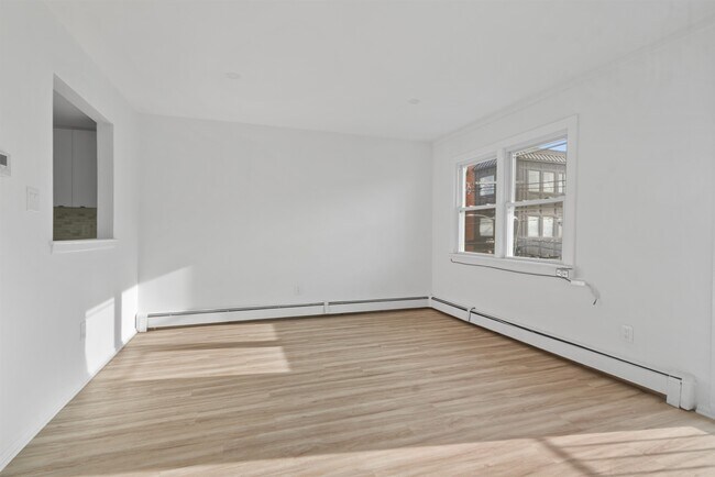 Building Photo - 4017 Hudson Ave