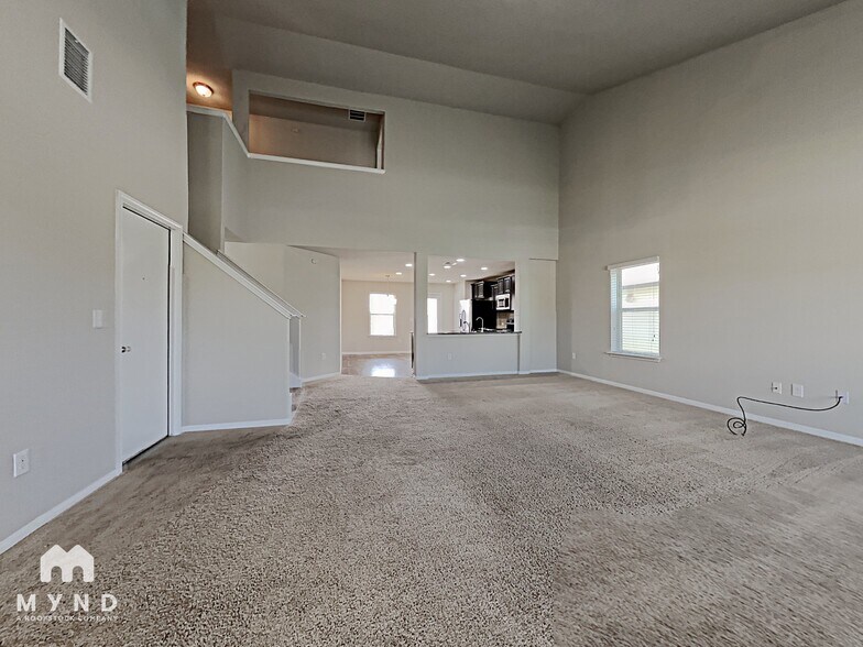 Building Photo - 717 Pinnacle Dr