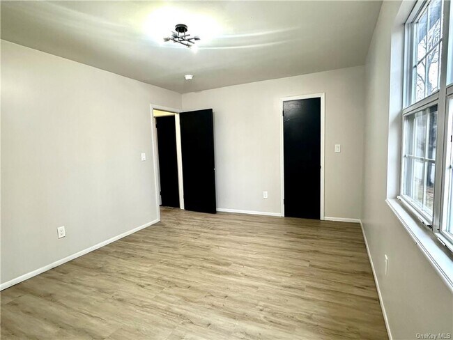 Building Photo - 13-19-19 Cole St