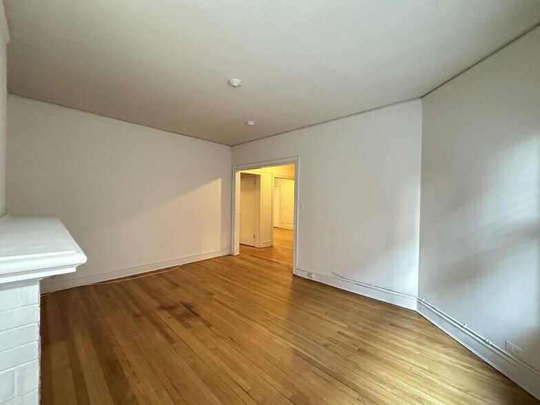 Building Photo - 1309 Oak Ave