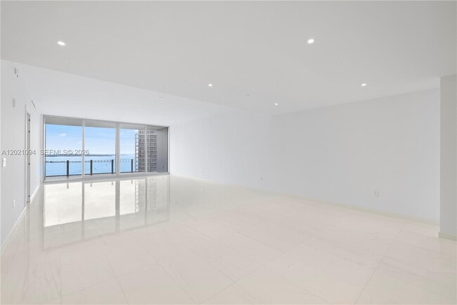 Building Photo - 300 Biscayne Blvd Way