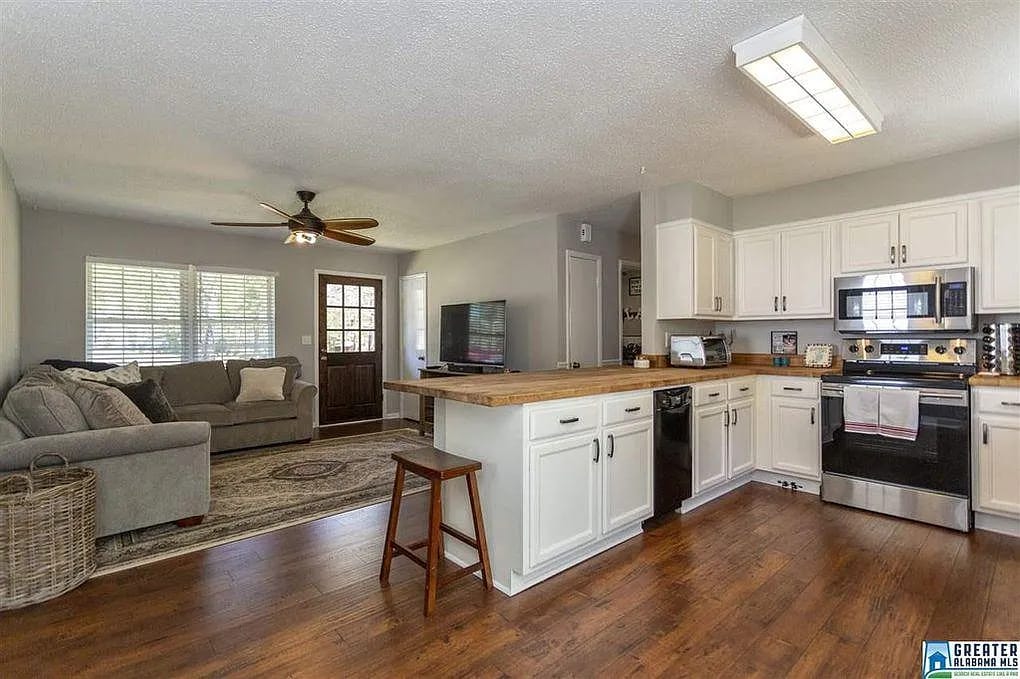 Building Photo - 707 Truss Ferry Rd