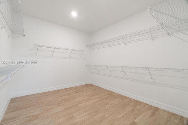 Building Photo - 4546 Cumberland Ter