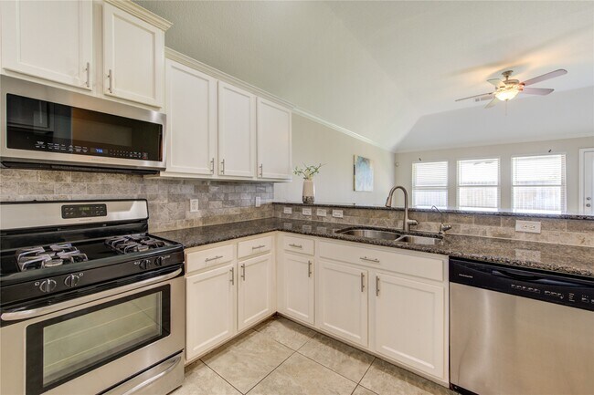 Building Photo - 4519 Apple Point Ln