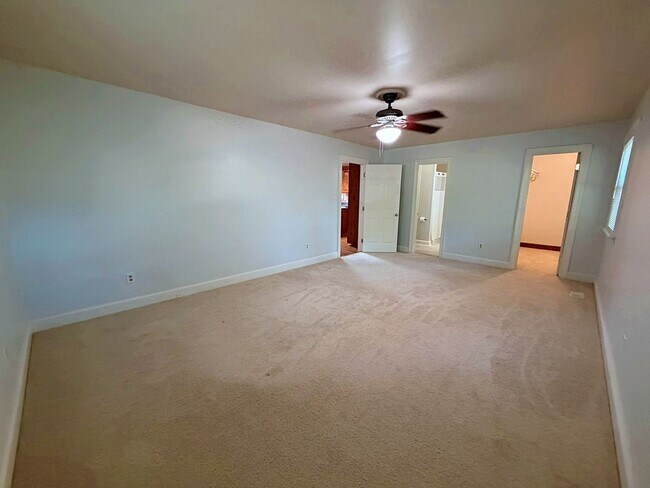 Building Photo - 8800 Sedbergh Dr
