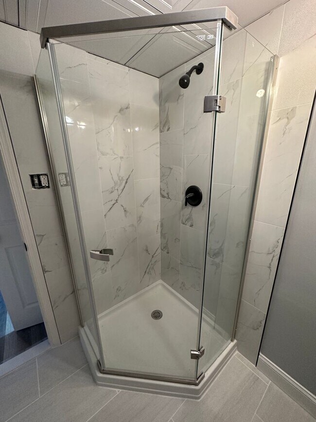 Building Photo - Remodeled Meadowood Condo Unit  3 beds 2 full baths (heat, water, sewer included great value)