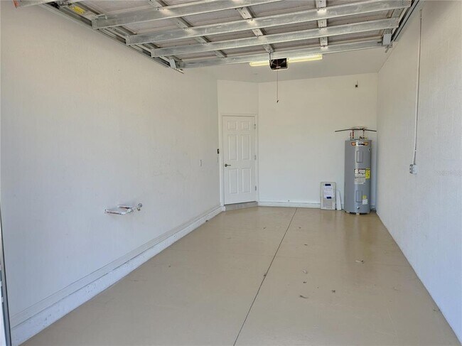 Building Photo - 10031 Crooked Crk Dr