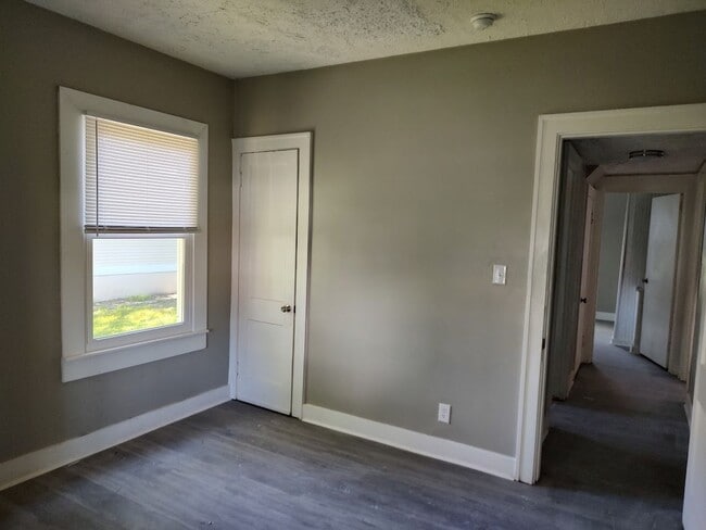 Building Photo - 4BR/2BA House- Newly renovated