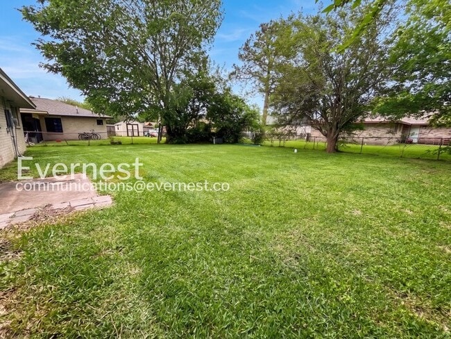 Building Photo - 12318 Astoria Blvd