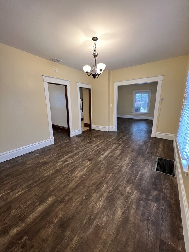 Building Photo - Charming, updated 3-bedroom, 2-bath home in the heart of Allegan