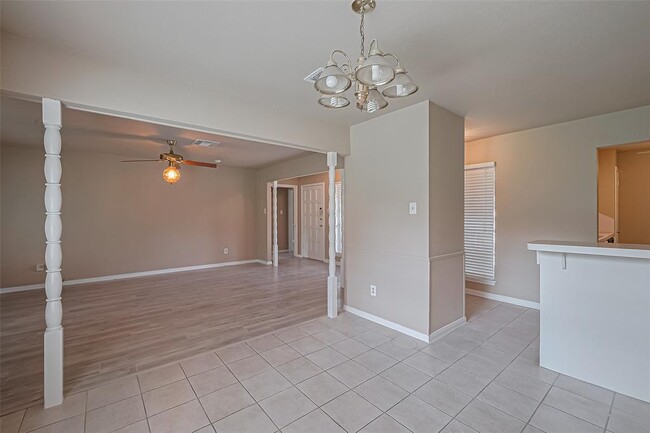 Building Photo - 10518 Saber Ct