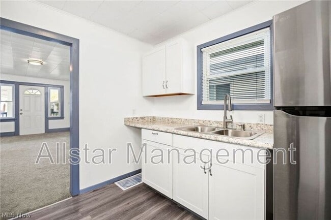 Building Photo - 961 Wyley Ave