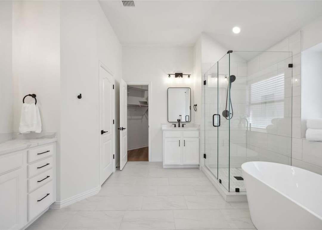 Building Photo - 9420 Caliente Dr