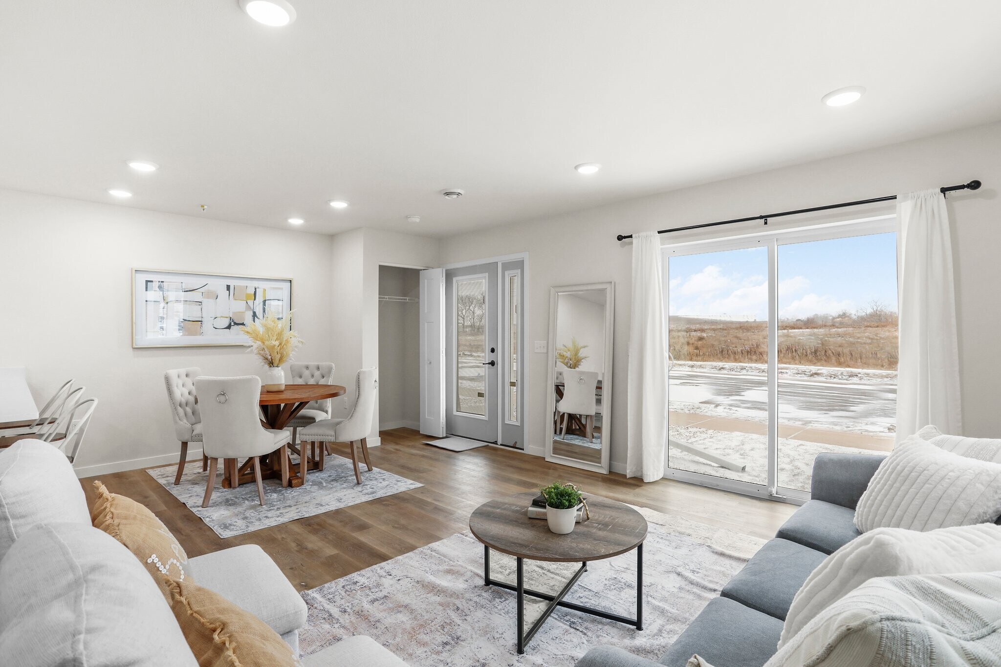 Building Photo - 940 Canter Dr