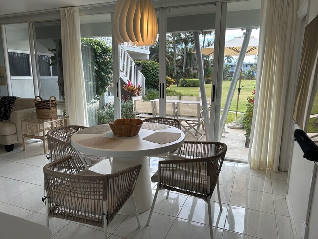 Building Photo - 1221 Hillsboro Mile