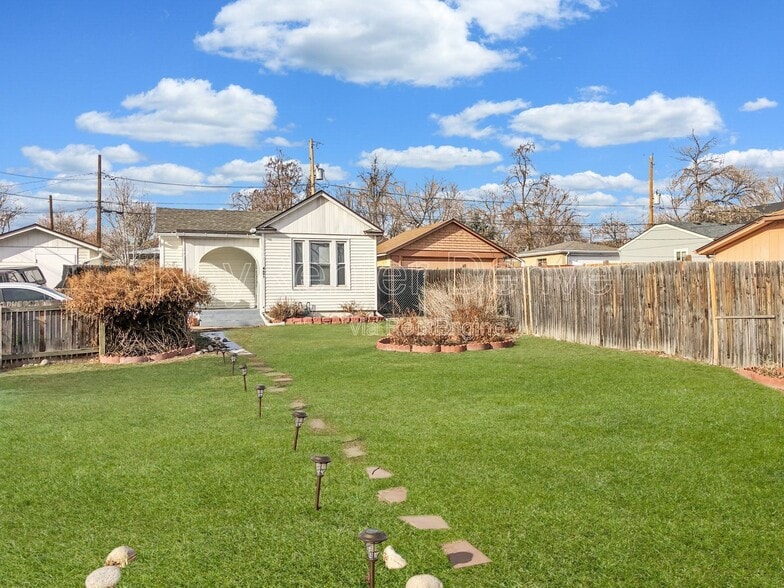 Building Photo - 4631 Clay St