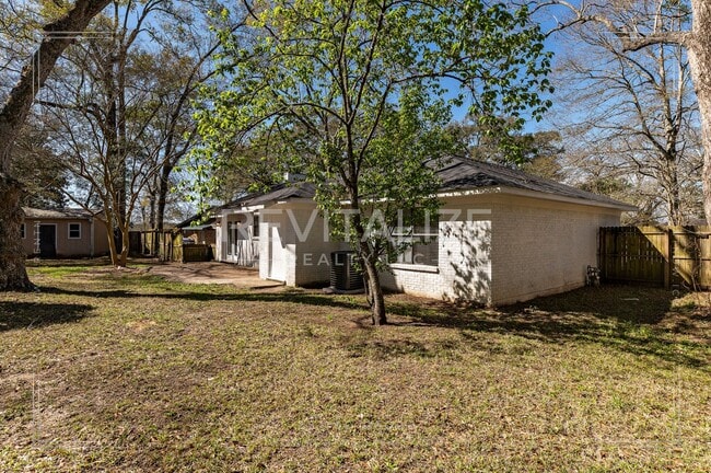 Building Photo - Beautifully Renovated 3 Bed 2 Bath Home in Theodore