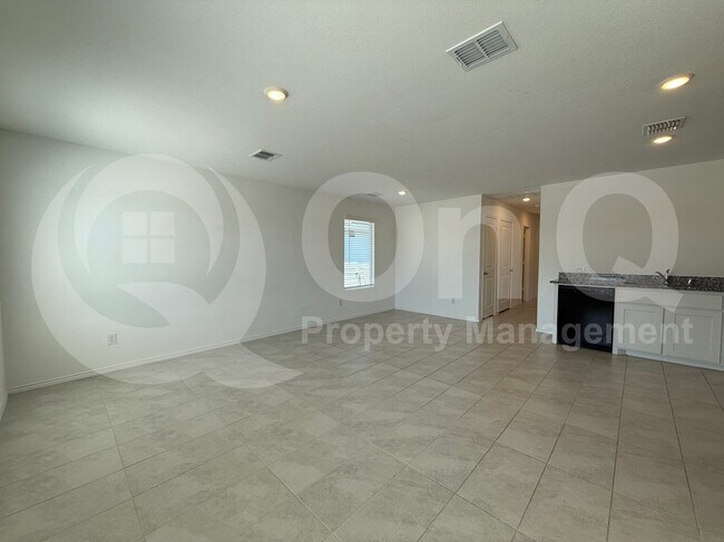 Building Photo - 204 Thresher Ln