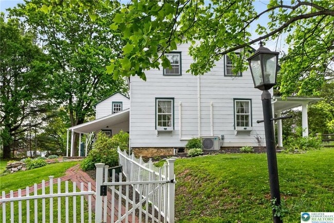 Building Photo - 5686 Cetronia Rd