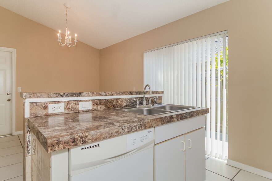 Building Photo - 160 Gleason Cove