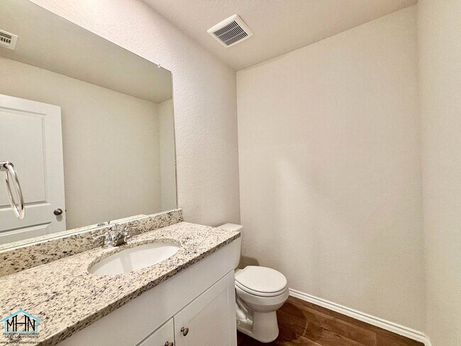 Building Photo - Welcome to Your Dream Home! A Stunning 2-s...