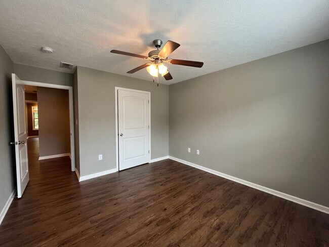 Building Photo - 3BR 2BA home in Greystone subdivision