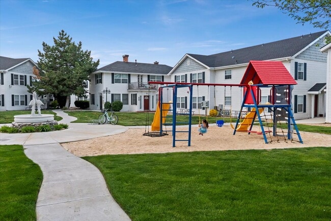 Building Photo - "Charming 2-Bed Retreat with Spacious 1000 sqft Layout in Nampa's Heart!"