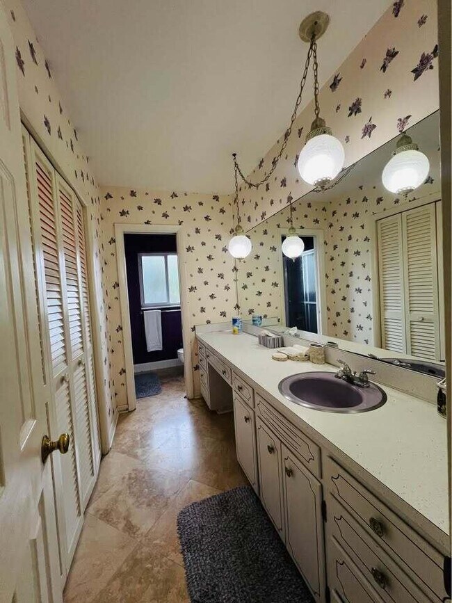 Building Photo - 7834 Edgewater Dr