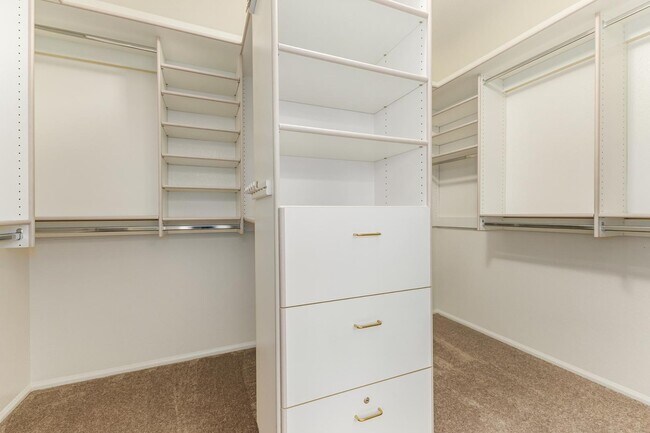 Building Photo - 14831 N 42nd St