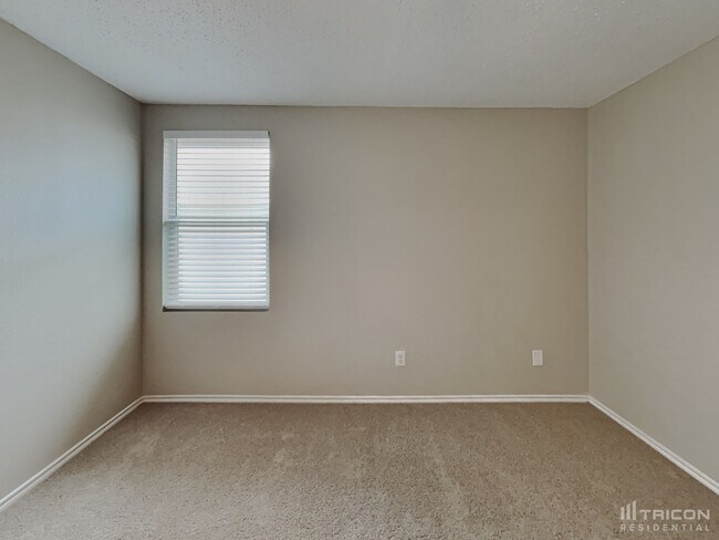 Building Photo - 5305 Riverflat Ct