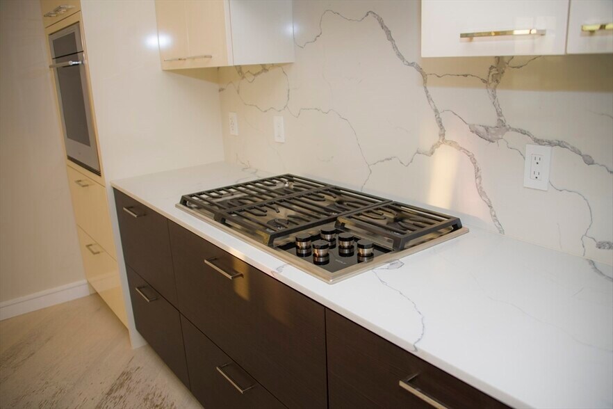 Building Photo - 110 Broad St