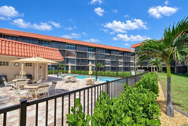 Building Photo - 17580 Gulf Blvd