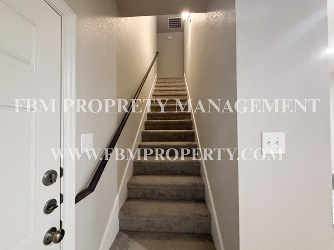 Building Photo - 432 Restoration Rd