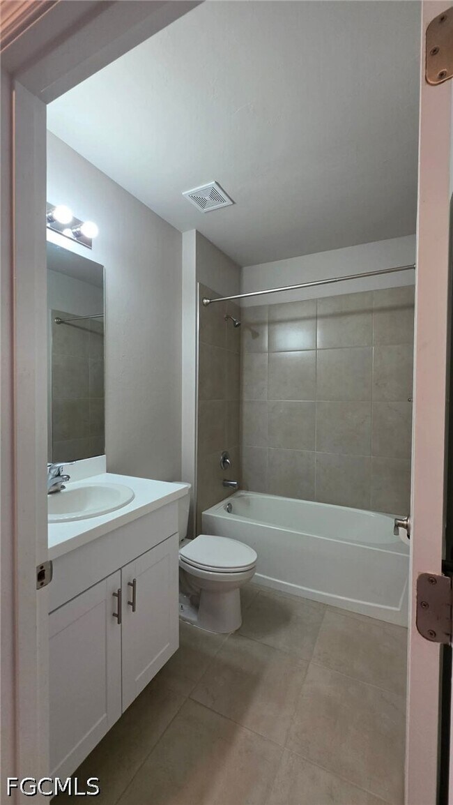 Building Photo - 1437 NW 31st Pl