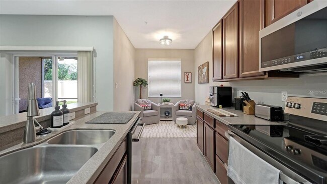 Building Photo - 3827 Parkridge Cir