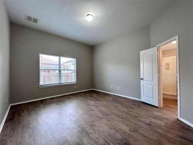 Building Photo - 2037 Rachel Ln