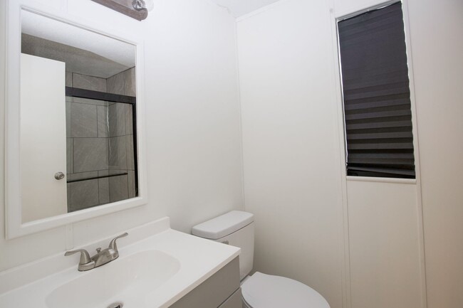 Building Photo - Charming Renovated 2-Bedroom, 2-Bath Home ...