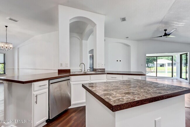 Building Photo - 566 Longmill Ln