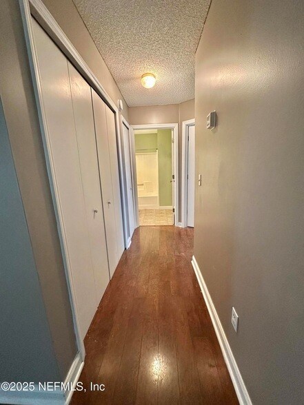 Building Photo - 925 Lake Sanford Ct
