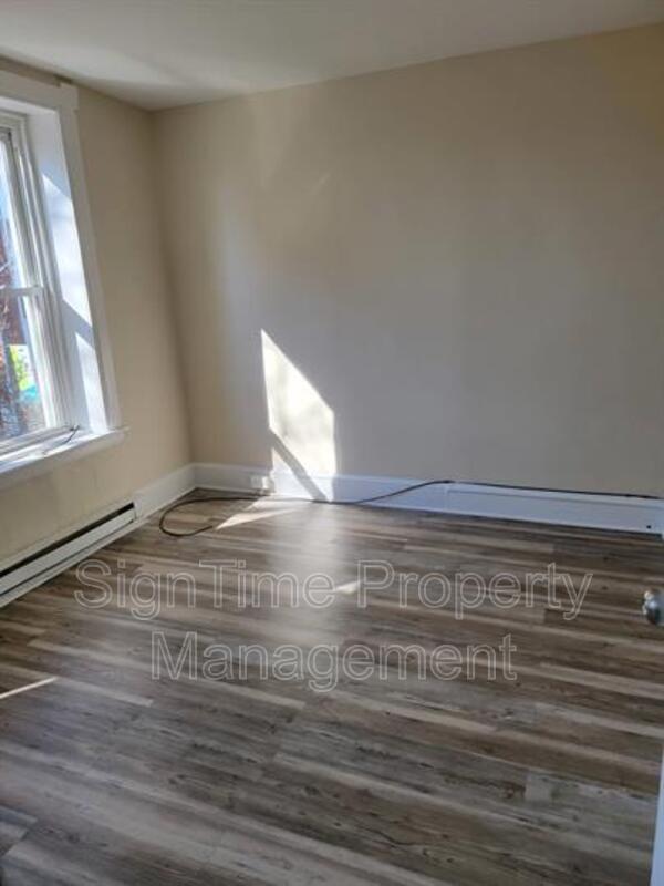 Building Photo - 40 E Washington St