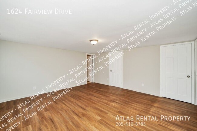 Building Photo - 1624 Fairview Dr