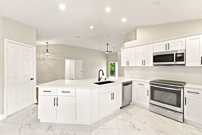 Building Photo - 3708 Kent Dr