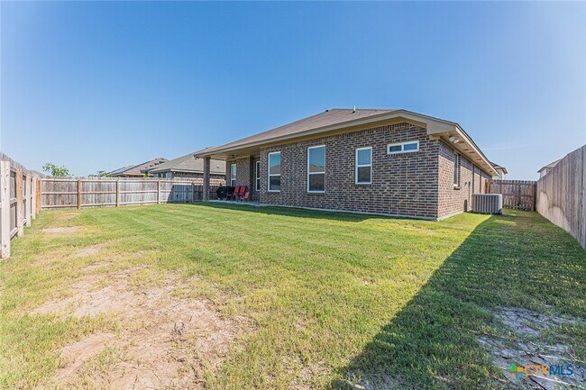 Building Photo - 810 Earp Dr